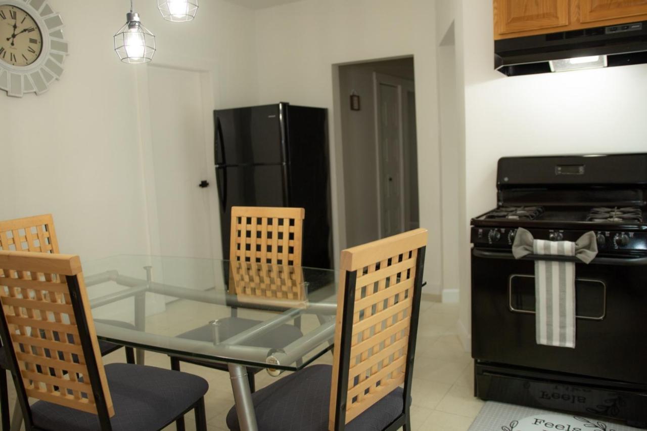 Cozy Getaway Appartement Everett Buitenkant foto