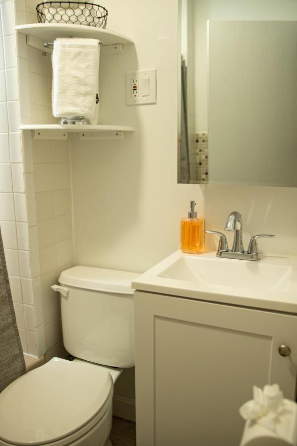 Cozy Getaway Appartement Everett Buitenkant foto