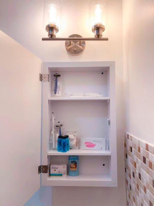 Cozy Getaway Appartement Everett Buitenkant foto