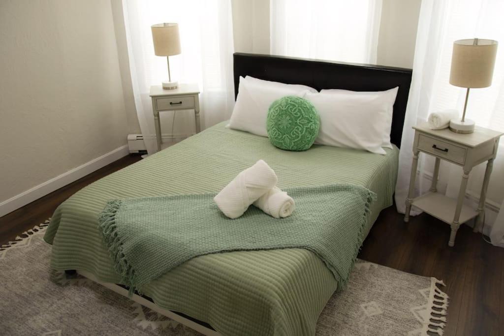 Cozy Getaway Appartement Everett Buitenkant foto
